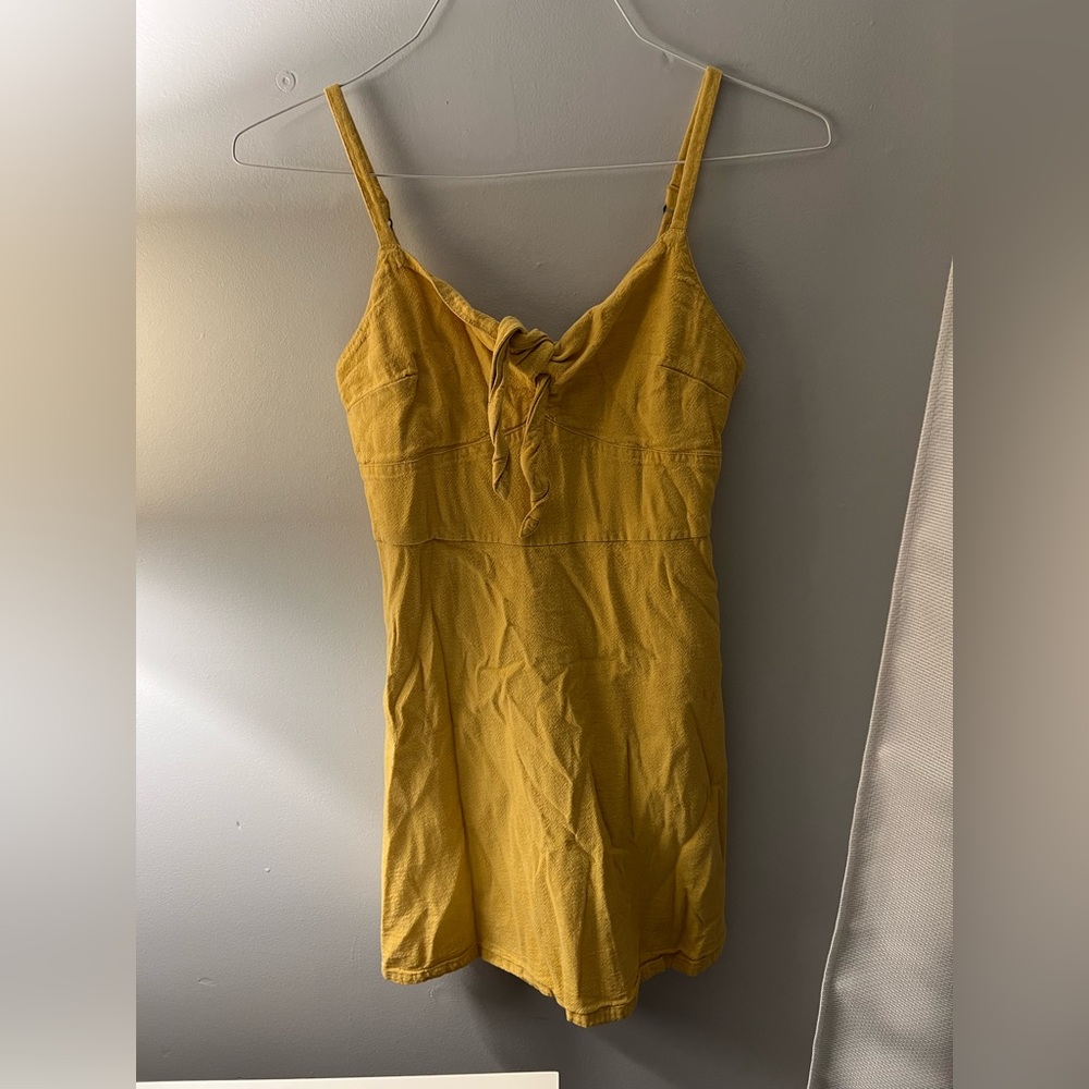 yellow tie-front dress